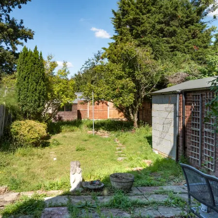 Lovely home in Ilford with parking