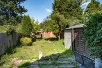 Lovely home in Ilford with parking