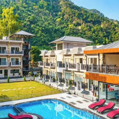 Amritara Chakra River Resort (Closest Luxury Resort to Neelkanth Temple)