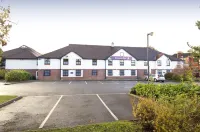 Premier Inn Manchester Airport Heald Green - Parkplatz
