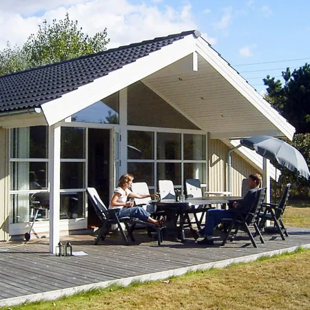 5 Star Holiday Home in Dannemare Отели в г. Лолланн