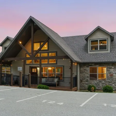 Lakeview Retreat with Theater, Arcade, Poker Table, Hot Tub and Pool