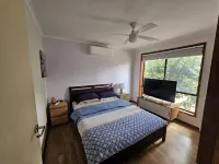 Charming 3-Bedroom House in Meadow Heights - Perfect Family Retreat - Bungalows