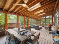 Lake Geneva Escape 4BR Arcade Fire Pit and Deck Hotels in Como