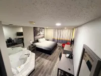 Super 8 by Wyndham Macomb - 2-Star