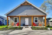 Houghton Lake Getaway: Dock, Foosball & Yard! - Wifi