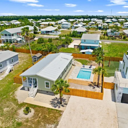Pet Friendly Beach House - Lazy Palms