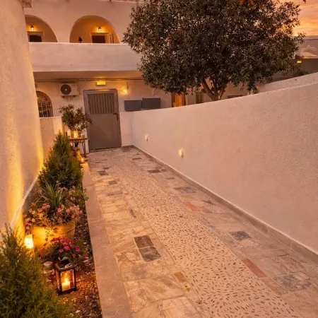 Dauti Central Suites