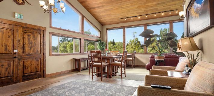 Duck Inn Lodge Hotels in Flathead County