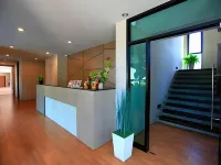 The Plubpla Serviced Apartment - Condos