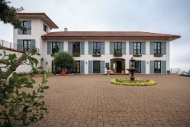Black Walnut Inn & Vineyard
