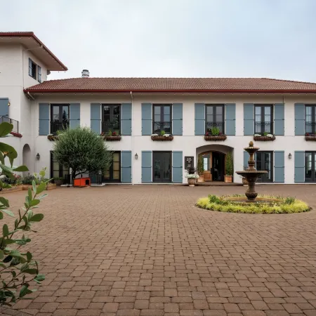 Black Walnut Inn & Vineyard