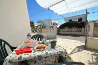 Air-Conditioned Yoko Holiday Home for 5 Guests - parking