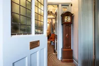 The Howbeck & the Retreat Incl Off-Site Health Club and Parking EV Point Available - Mountain view