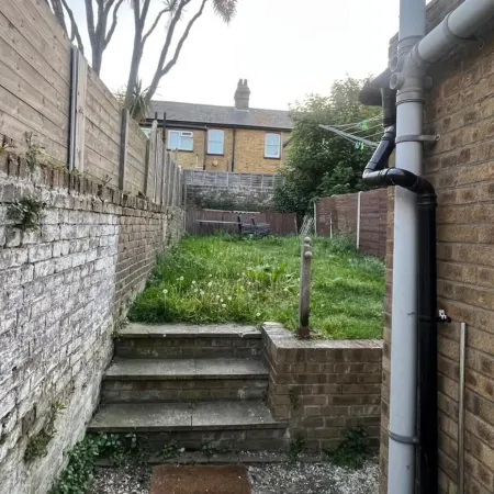 3 Bed House Sleeps 6 -Enclosed Garden-Free Parking