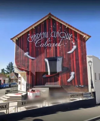 Chambres D’hote au Chapeau Claque Cabaret - Homestays