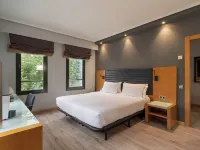 يوروستارز إنداوتكو Hotels near دوستو