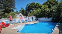 Motel des Pentes et Suites - parking