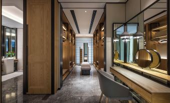Narcissus the Royal Hotel
