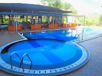 Horison Ultima Makassar - Pool