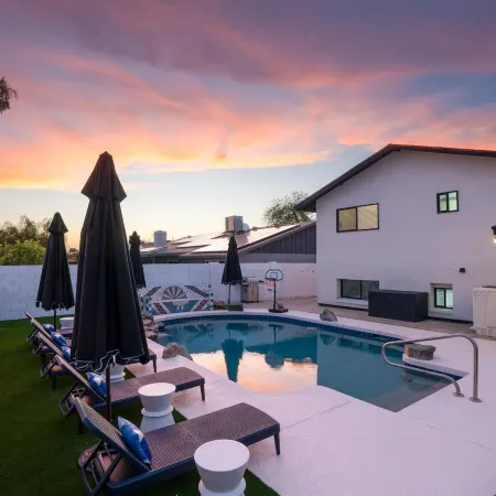 Heated Pool Hot Tub Game Room Sport Court