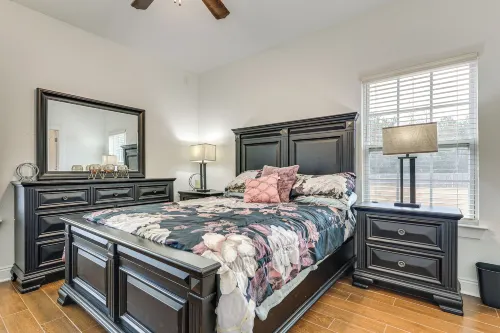 Screened-in Patio & Trampoline: Creola Getaway! - Homestays