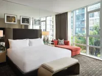 Loden Vancouver Hotels near Coal Harbour