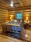 Log Cabin located in Northern Michigan just minutes from Lake Michigan. - Alphydda
