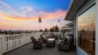 Oceanview home walking distance to beach, pier & short drive to downtown Ventura - 4-Star