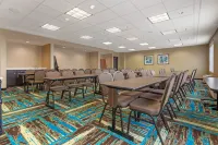 Comfort Inn & Suites Airport North - 2-Star