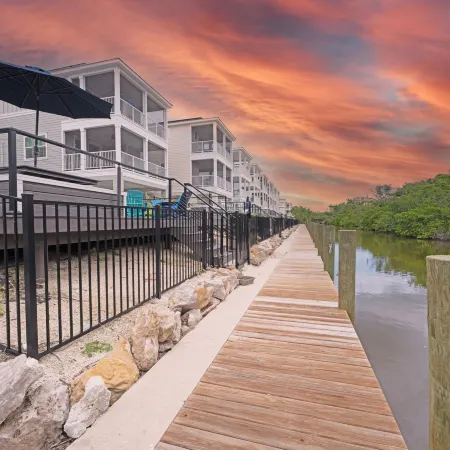 Hunters Point Resort and Marina Mainsail