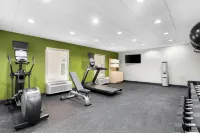 Spark by Hilton Calhoun - Phòng Gym