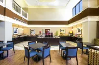Hampton Inn & Suites Atlanta-Airport North - breakfast