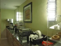 Red Carpet Inn and Suites Monmouth Junction - breakfast