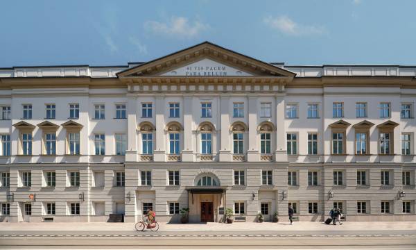 Stradom House, Autograph Collection