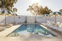 The Clairfield Hotel - Motels