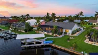 Latitude 26° Luxury Retreat by Avantstay Waterfall Pool + Private Dock - WiFi