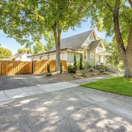 Heritage Heights - Luxe Historic Home Near Downtown & Pioneer Park - EV Charger
