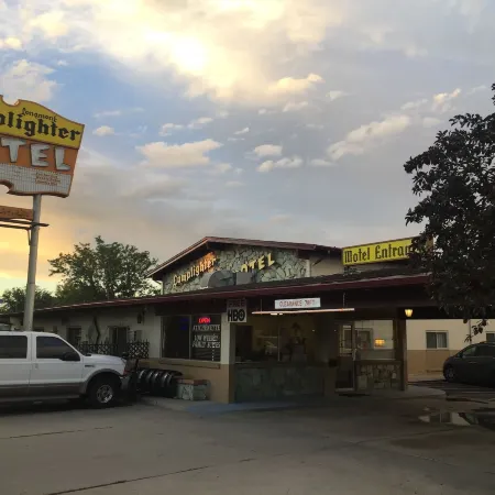 Lamplighter Motel