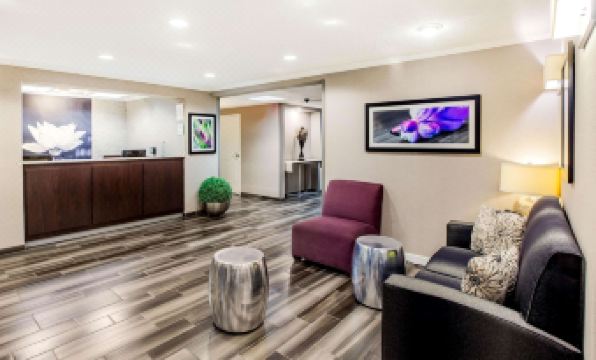 La Quinta Inn & Suites by Wyndham Houston Baytown East