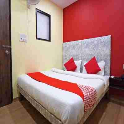 OYO Hotel Park View Near Adarsh Nagar Metro Station Rooms