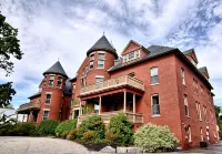 The Centennial Hotel Hotels in Concord