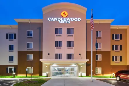 Candlewood Suites Louisville - NE Downtown Area Отели рядом с достопримечательностью «Парк Уотерфронт»