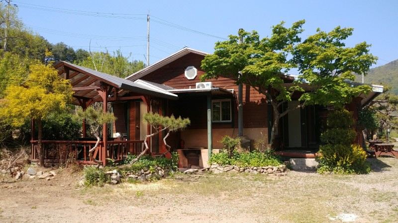 숲속 털보농원 산책로