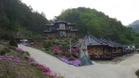 Hongcheon Gongjaksan Biryong Pension