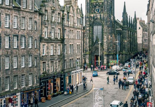 Writer's Apartment - a Beautiful One Bed on the Famous Royal Mile!