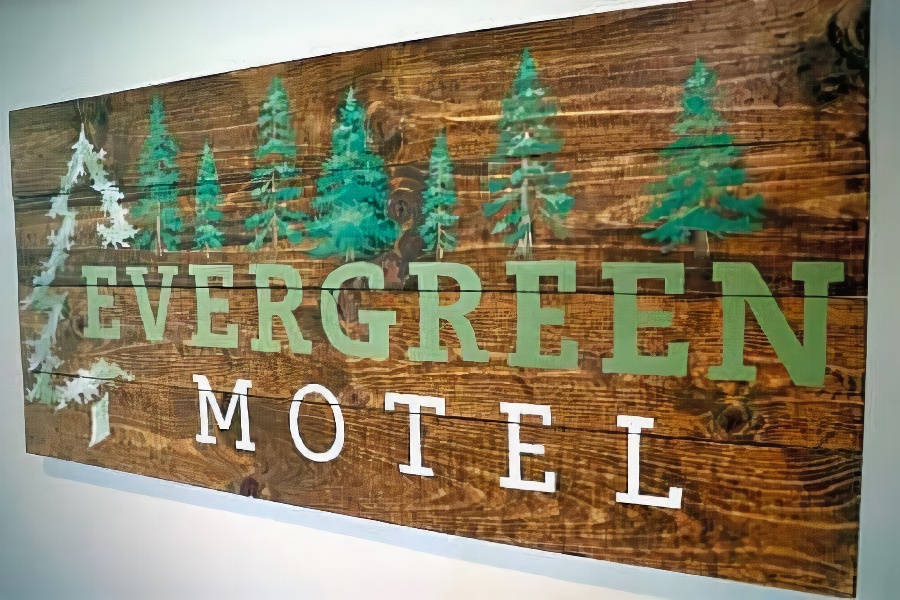 Evergreen Motel