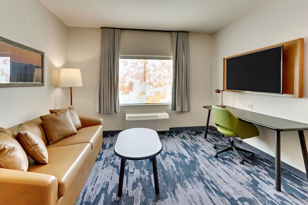 Fairfield Inn & Suites by Marriott Dallas Love Field