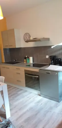 La Riviera - Lovely and Spacious Studio Apartment