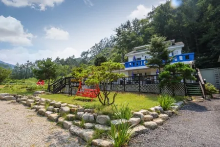 Hoengseong New Onnuri Pension Отели рядом с достопримечательностью «Hoengseong Theme Land»